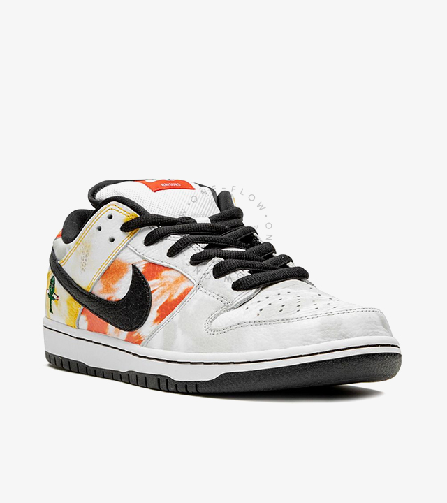 SB-Dunk-Low-Roswell-Raygun-Tie-Dye-White_5