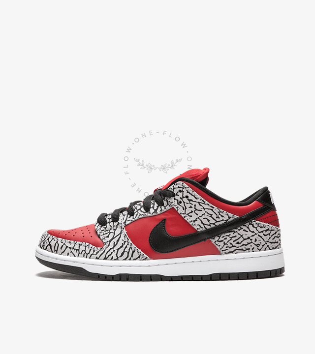 Supreme-SB-Dunk-Low-Red-Cement_3